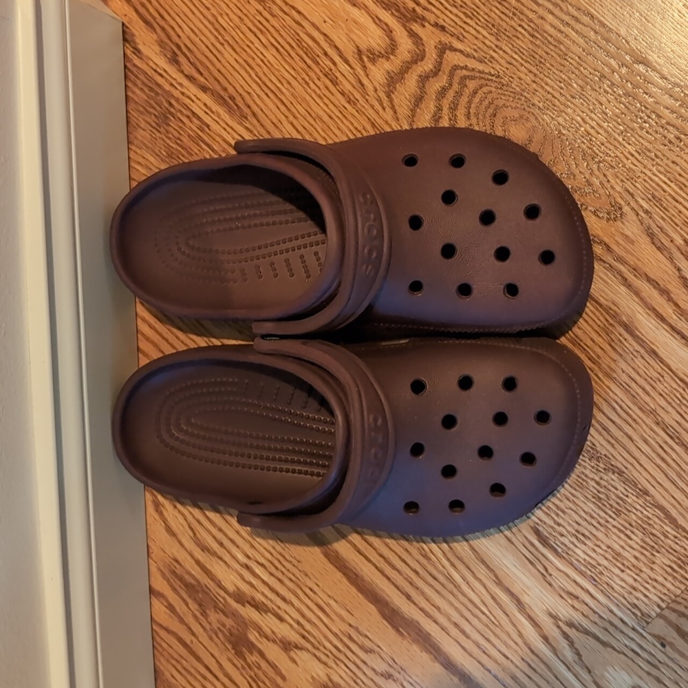 Maroon Crocs Women's 9 Men's 7 - Picture 5 of 5